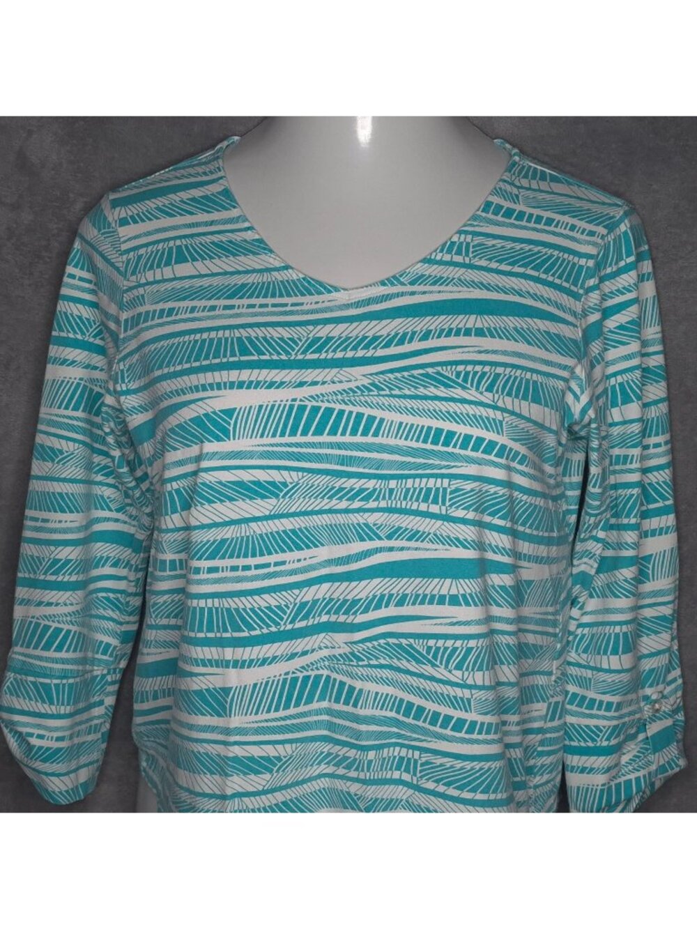 Chicos Womens Teal & White Striped 3/4 Sleeve Button Cuff Top M (1) V-neck